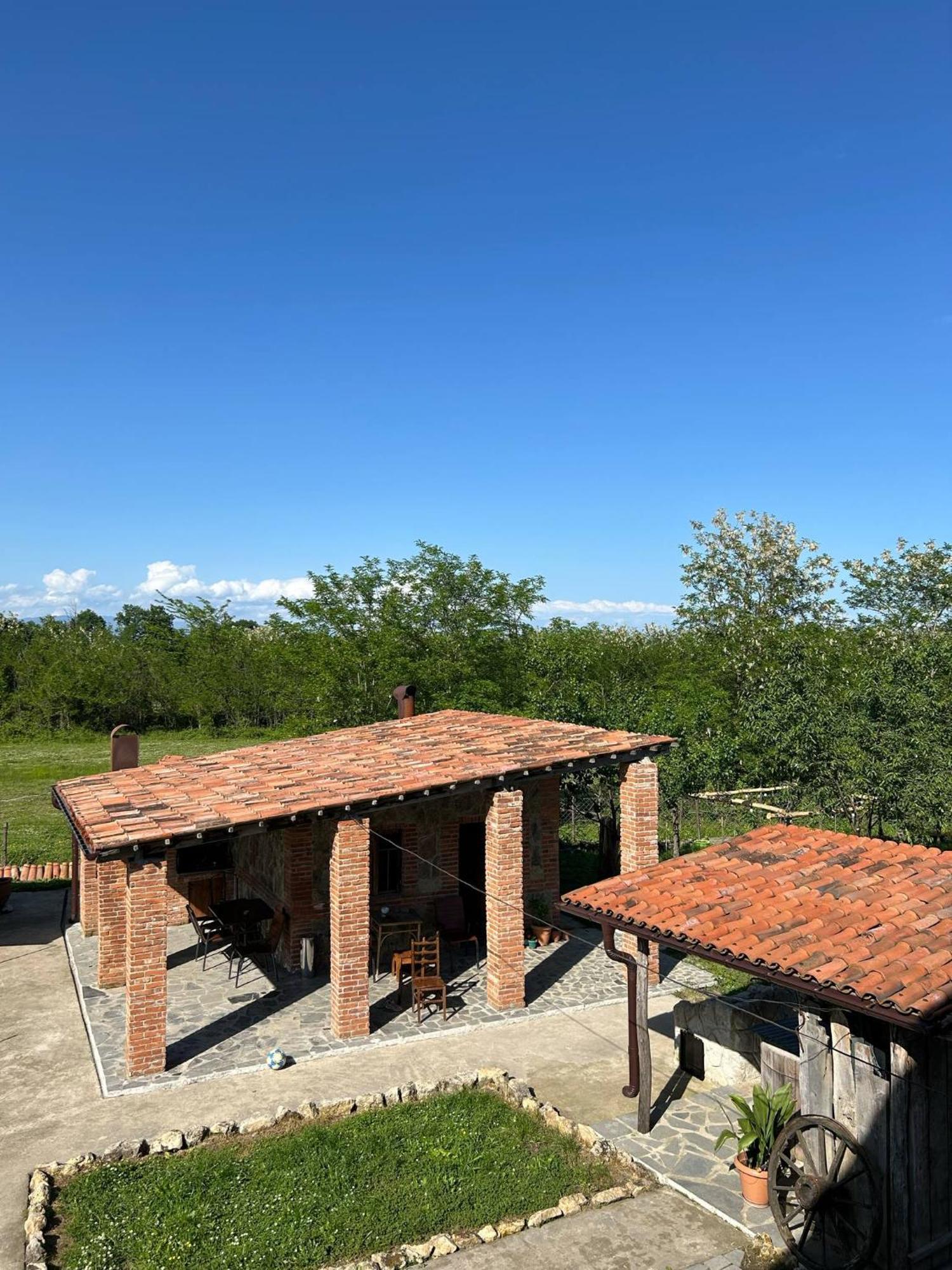 Obcha - Whispering Vines Chalet *