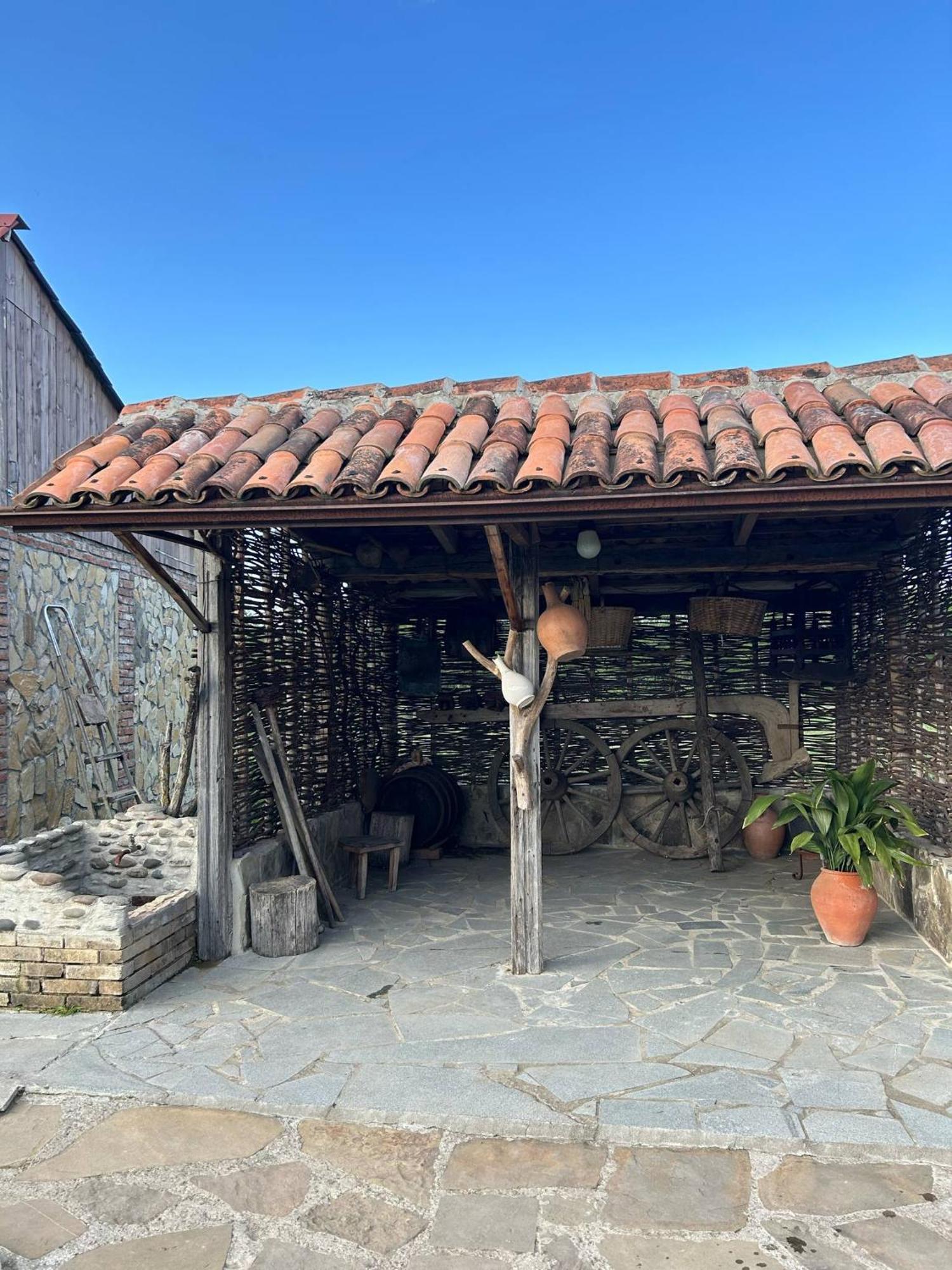 Obcha - Whispering Vines Chalet