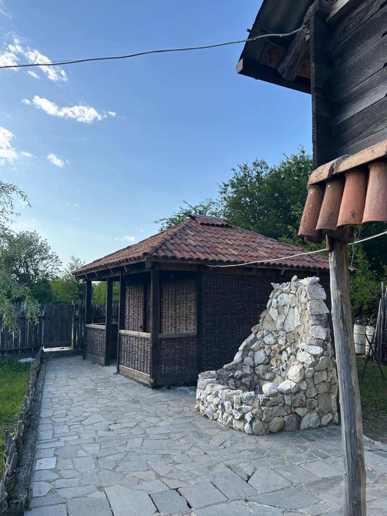 Chalet Obcha - Whispering Vines Bagdati