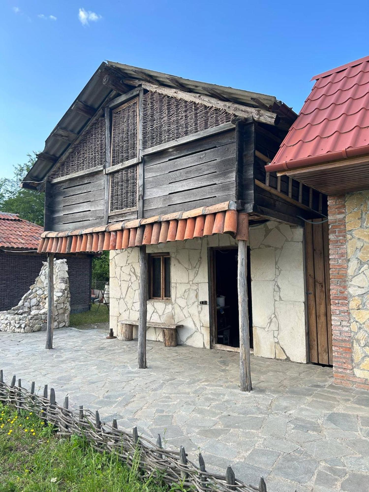 Obcha - Whispering Vines Chalet