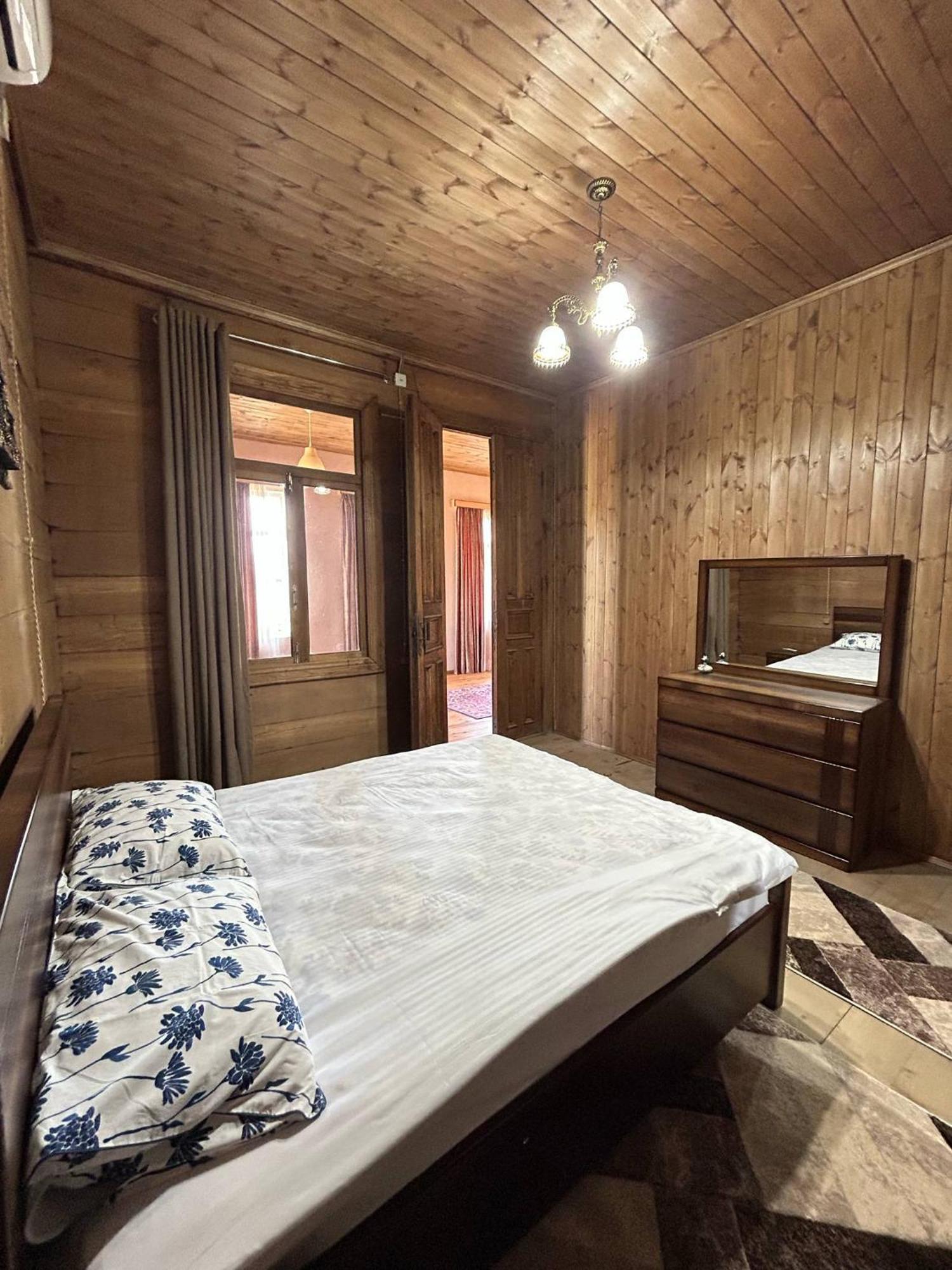 Obcha - Whispering Vines Chalet Bagdati
